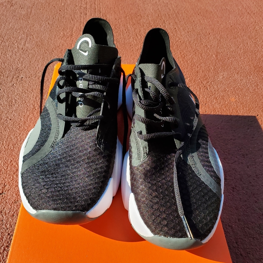 NIKE, Men tennis  shoes  sz 8.5